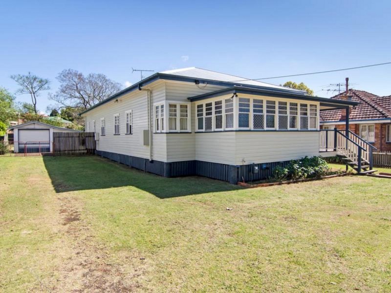 11 Anzac Avenue, Newtown QLD 4350