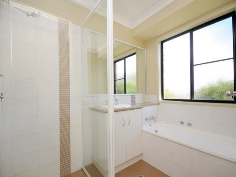 5 Debbie Court, Highfields QLD 4352