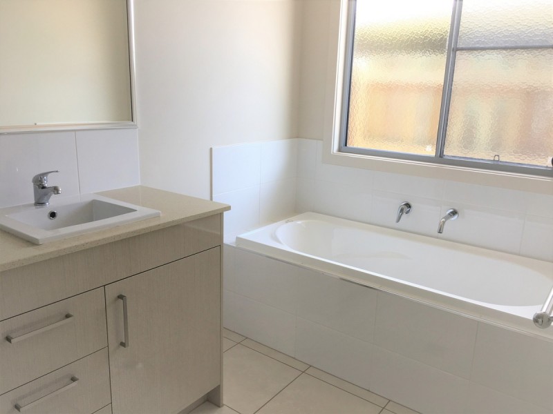 52 Sanctuary Drive, Cranley QLD 4350