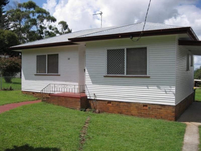 32 Messines Street, Harlaxton QLD 4350