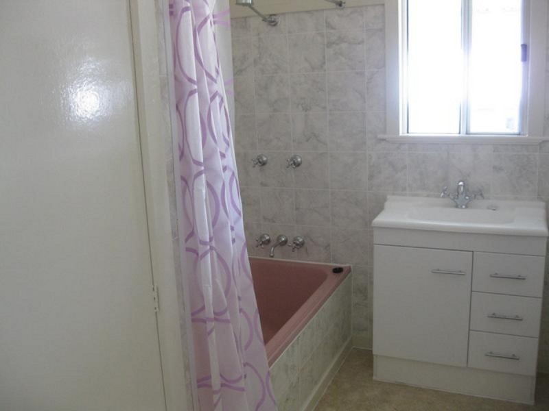 32 Messines Street, Harlaxton QLD 4350