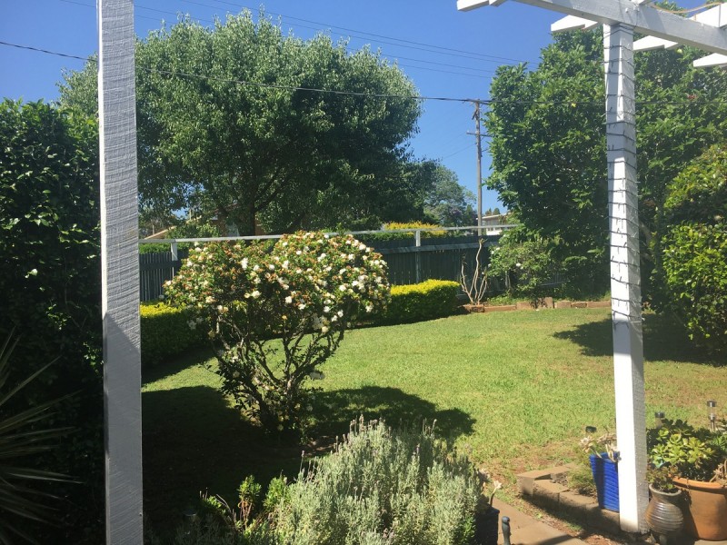 37 Wentworth Street, Centenary Heights QLD 4350