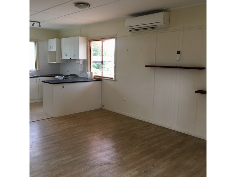 16 Challenor Street, Rockville QLD 4350