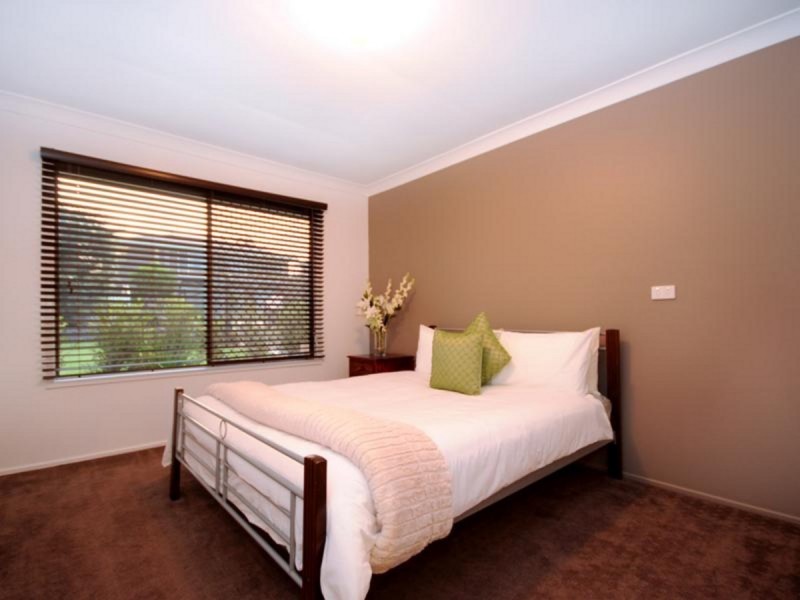 12 Bingara Street, Mount Lofty QLD 4350