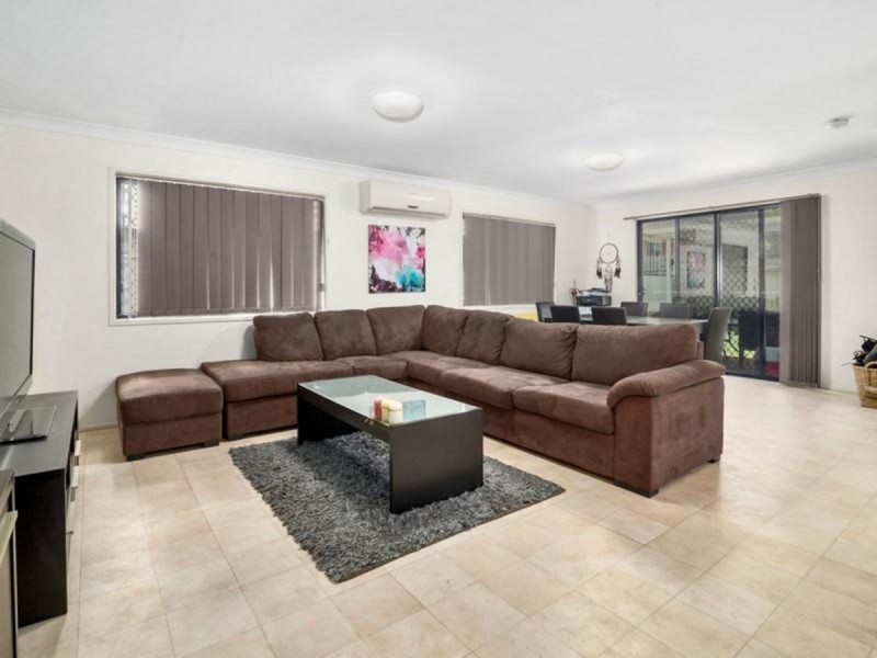4A Village Court, Glenvale QLD 4350