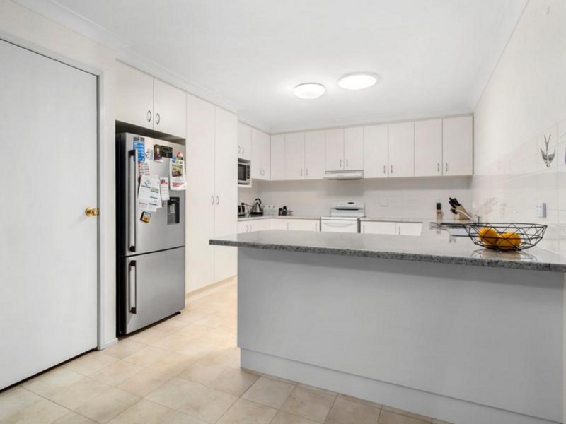 4A Village Court, Glenvale QLD 4350