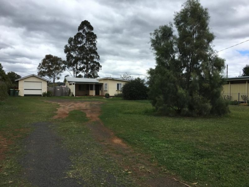 15 Lorrimer Street, Oakey QLD 4401