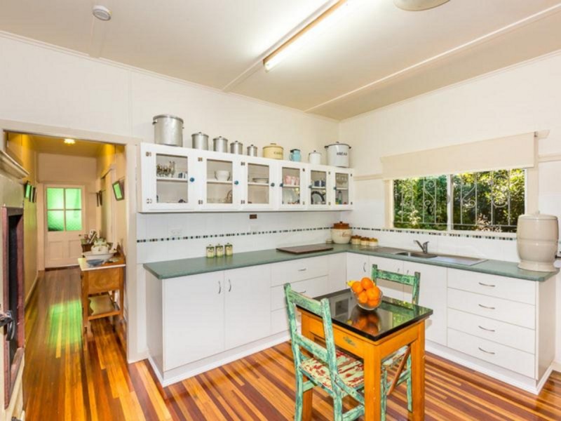 8 Perry Street, Harlaxton QLD 4350