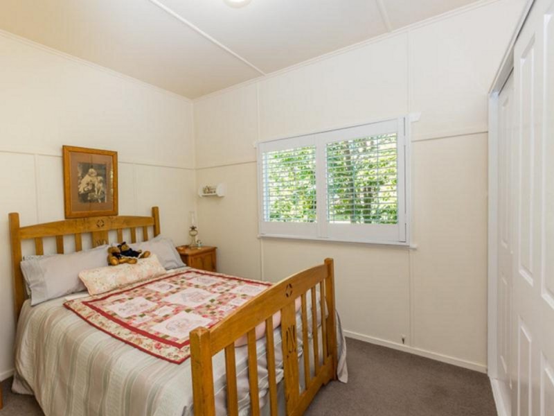 8 Perry Street, Harlaxton QLD 4350