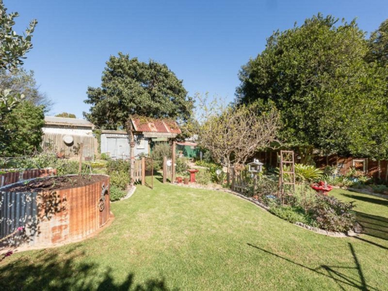 8 Perry Street, Harlaxton QLD 4350