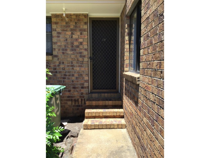 13/280 James Street, Newtown QLD 4350