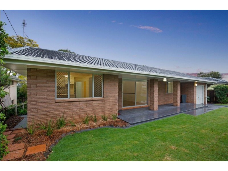 4 Alford Street, Mount Lofty QLD 4350