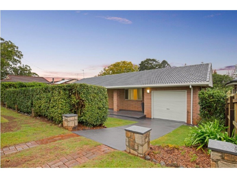 4 Alford Street, Mount Lofty QLD 4350