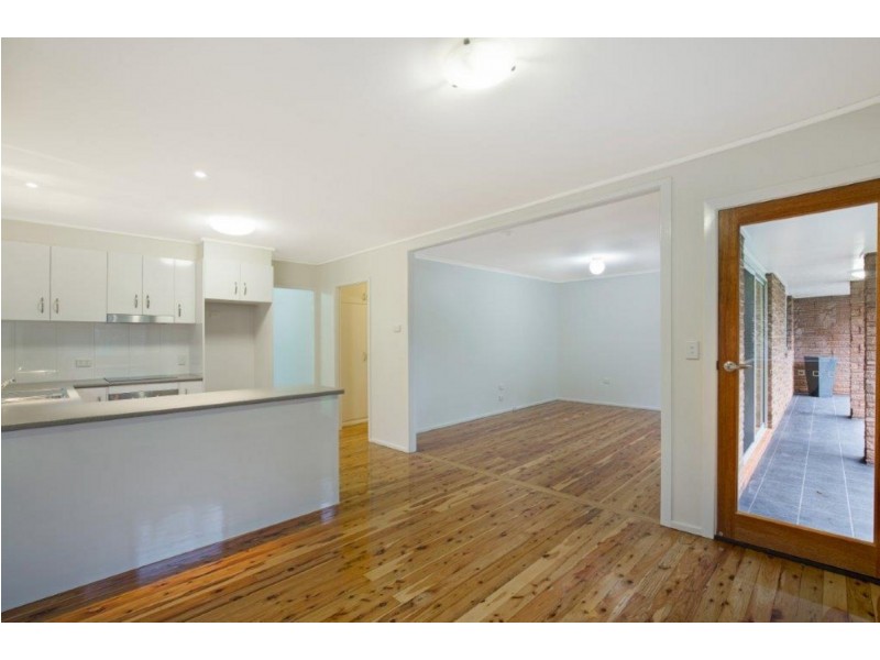 4 Alford Street, Mount Lofty QLD 4350