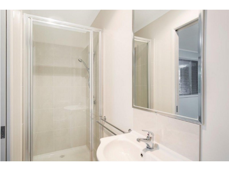 4 Alford Street, Mount Lofty QLD 4350