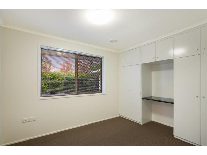 4 Alford Street, Mount Lofty QLD 4350