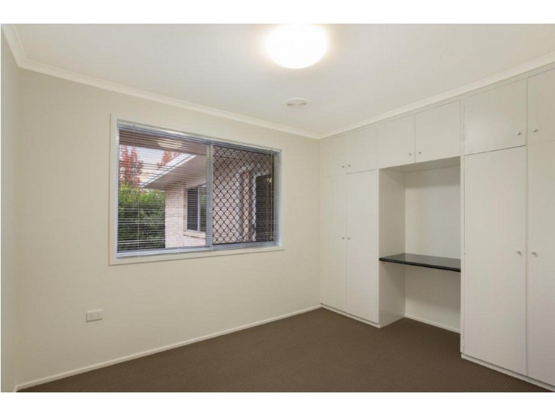 4 Alford Street, Mount Lofty QLD 4350