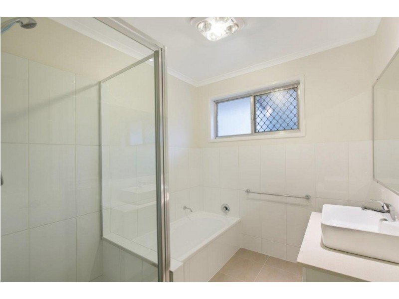 4 Alford Street, Mount Lofty QLD 4350