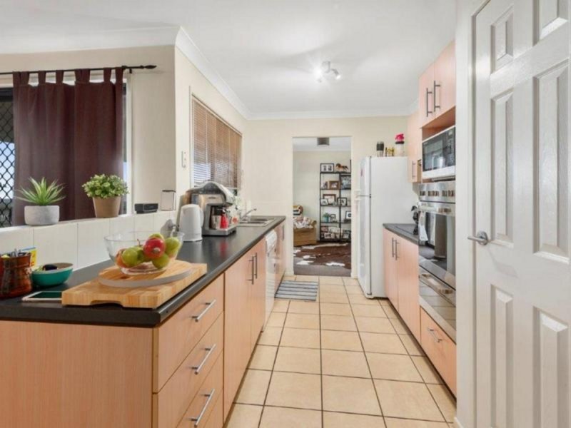 589 Hume Street, Kearneys Spring QLD 4350