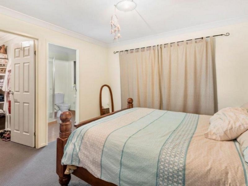 589 Hume Street, Kearneys Spring QLD 4350