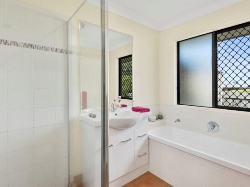 589 Hume Street, Kearneys Spring QLD 4350