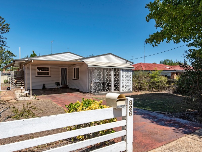 326 Alderley Street, Kearneys Spring QLD 4350