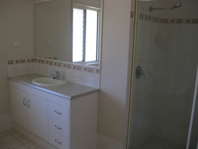 1/16 Winning Street, Glenvale QLD 4350