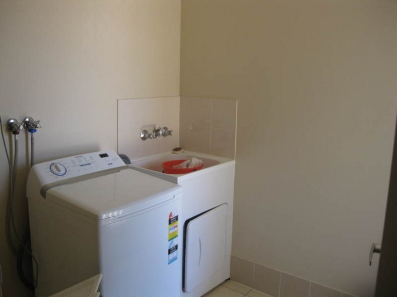 1/16 Winning Street, Glenvale QLD 4350