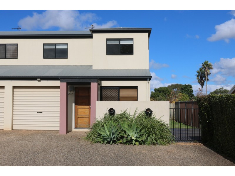 4/16 Pascoe Lane, Harlaxton QLD 4350