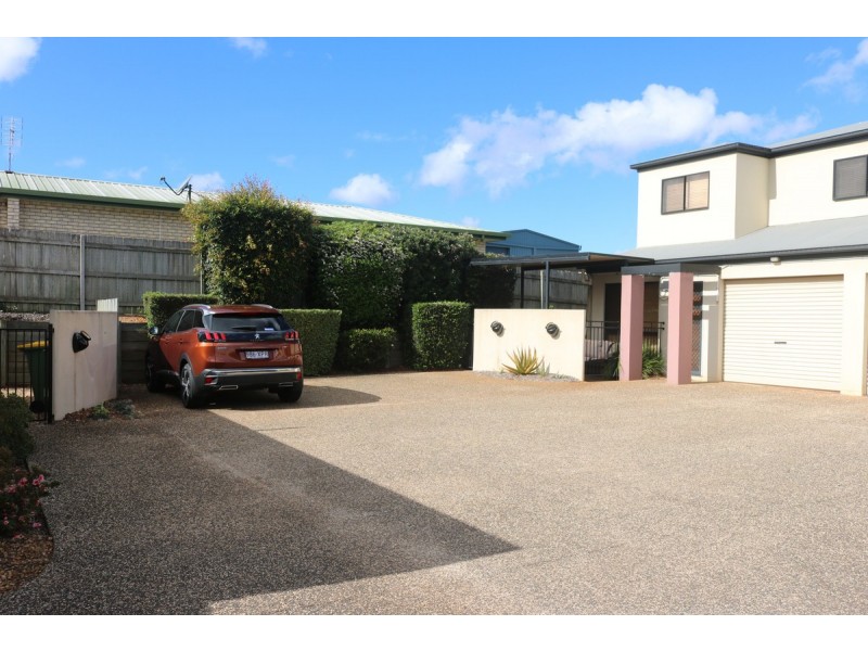 4/16 Pascoe Lane, Harlaxton QLD 4350