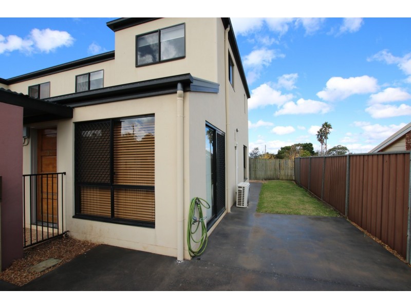 4/16 Pascoe Lane, Harlaxton QLD 4350