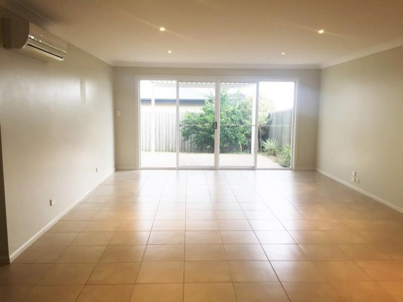 2/15 Horrocks Crescent, Kearneys Spring QLD 4350