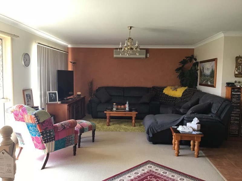 4B Hursley Road, Newtown QLD 4350