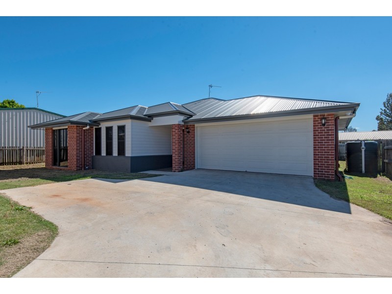 2/25 Matthews Street, Harristown QLD 4350