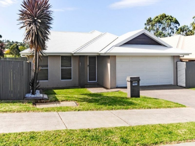 22 Nash Drive, Glenvale QLD 4350