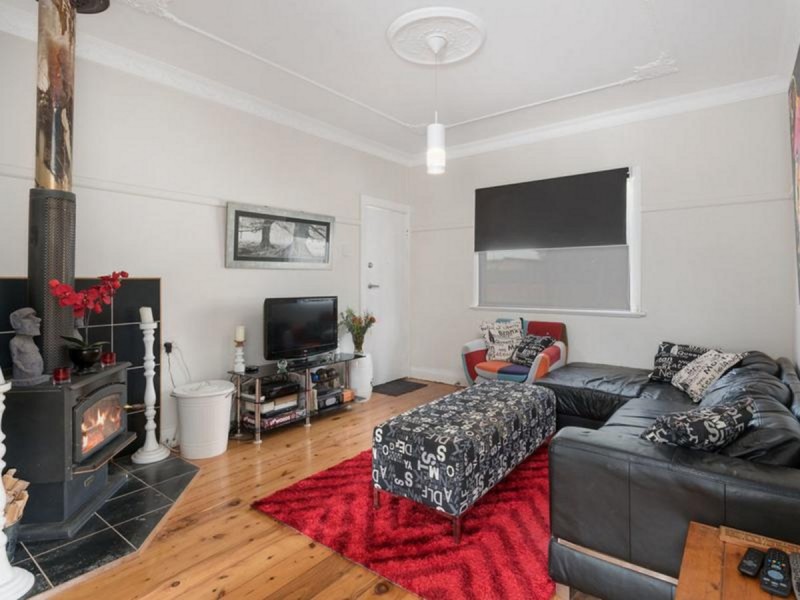 19 Edith Street, Newtown QLD 4350