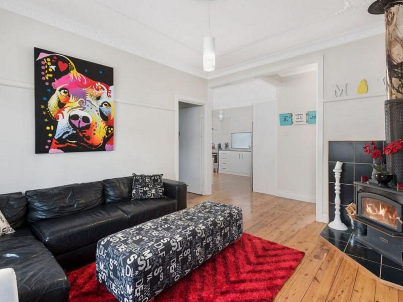 19 Edith Street, Newtown QLD 4350