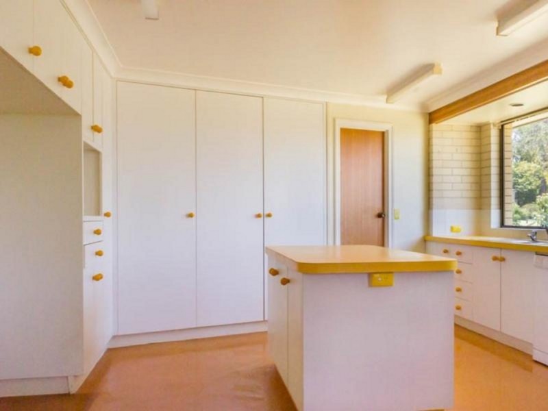 17 Niddrie Drive, Middle Ridge QLD 4350