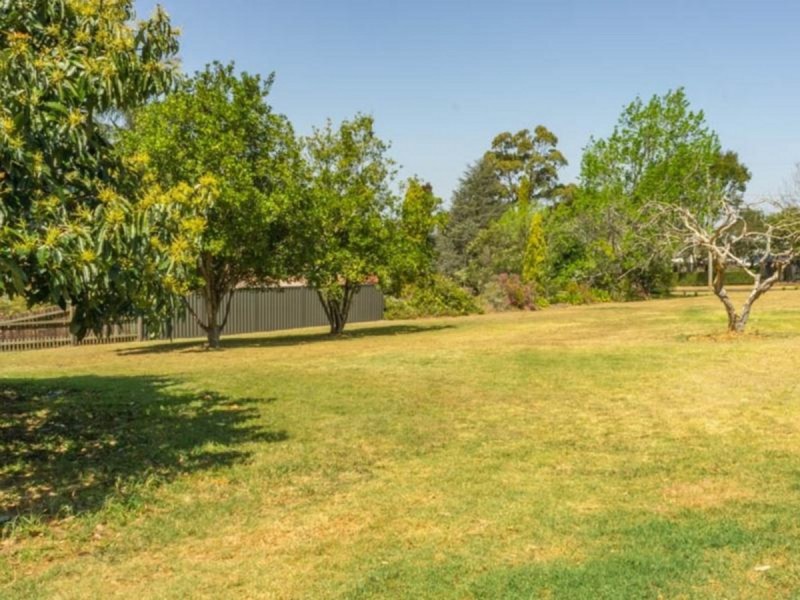17 Niddrie Drive, Middle Ridge QLD 4350