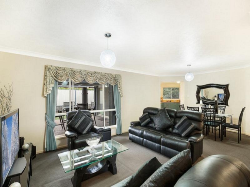 572 Hume Street, Middle Ridge QLD 4350
