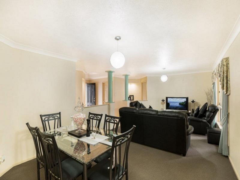 572 Hume Street, Middle Ridge QLD 4350