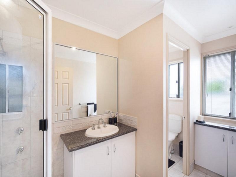 572 Hume Street, Middle Ridge QLD 4350