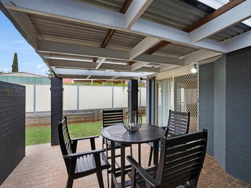 572 Hume Street, Middle Ridge QLD 4350