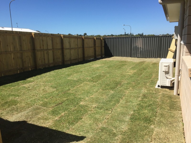 2/4 Cardamon Crescent, Glenvale QLD 4350