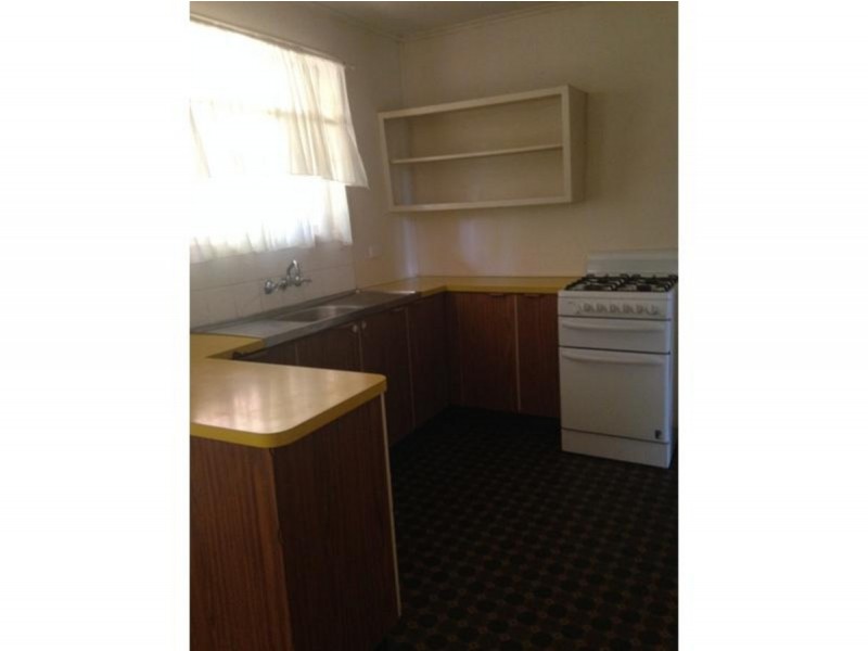9 Lister Street, Harristown QLD 4350