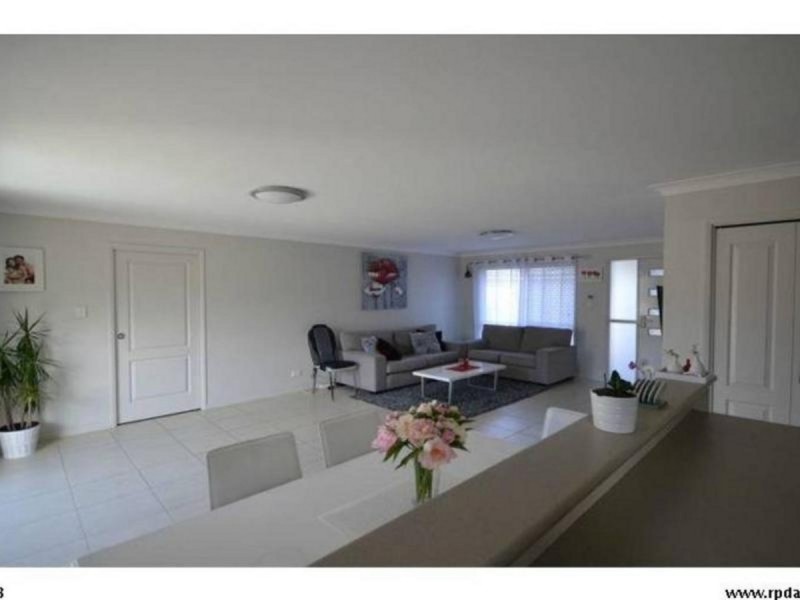 4/11 Hillside Street, Newtown QLD 4350