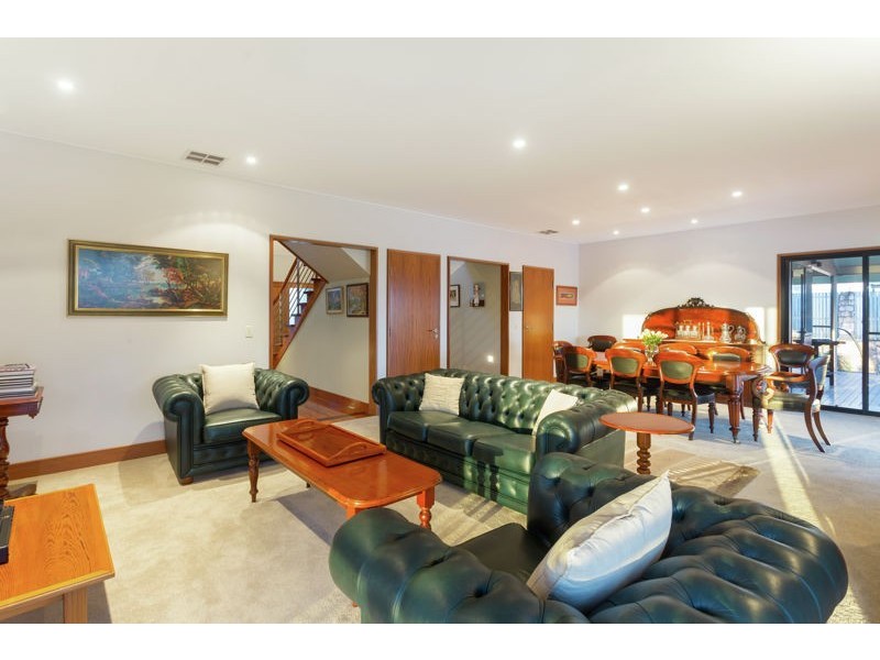 29 Neulans Road, Indooroopilly QLD 4068