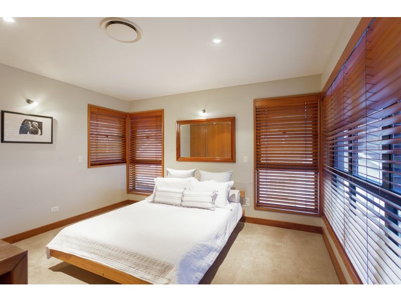 29 Neulans Road, Indooroopilly QLD 4068