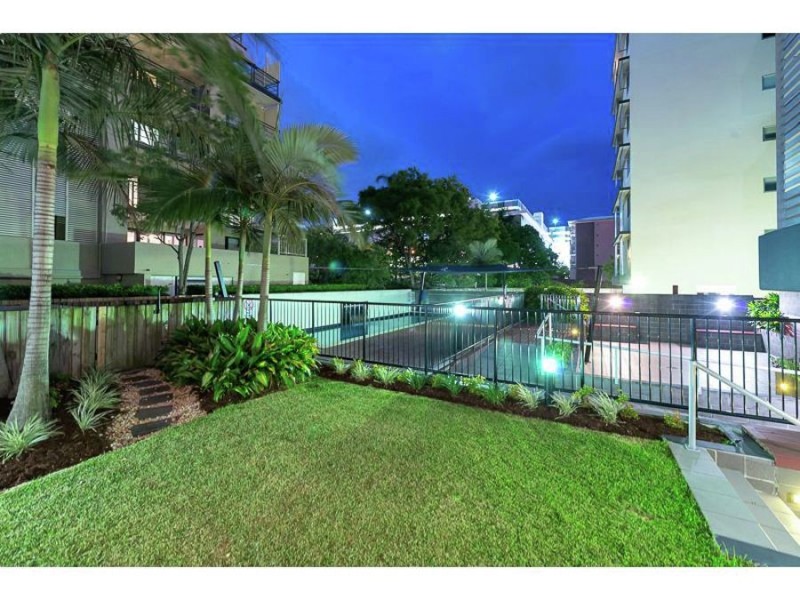 32/12 Belgrave Road, Indooroopilly QLD 4068