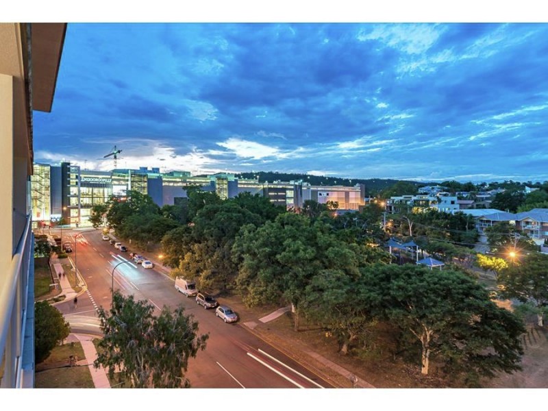 32/12 Belgrave Road, Indooroopilly QLD 4068